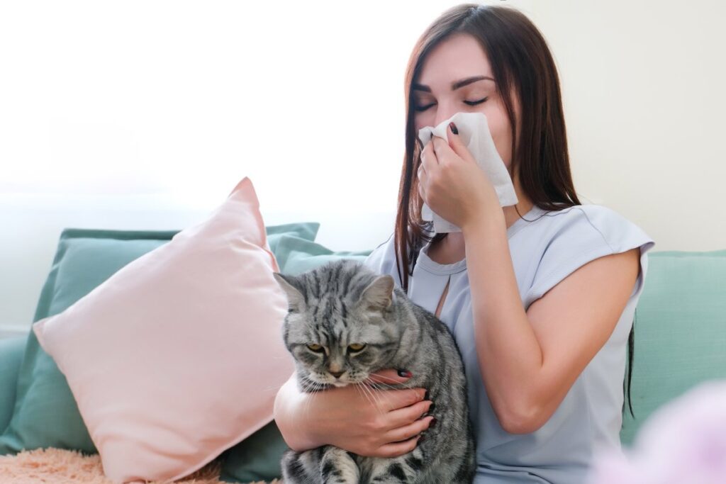 Woman allergic to cat